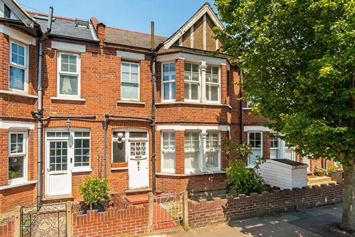 3 Bedroom Terraced House For Sale In Cowper Road, Hanwell, W7