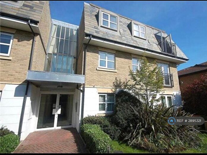 2 Bedroom Flat To Rent In Stone House, Hornchurch, RM12