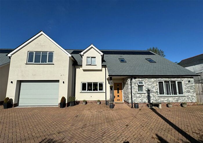 4 Bedroom Detached House For Sale In Chilsworthy, Holsworthy, EX22