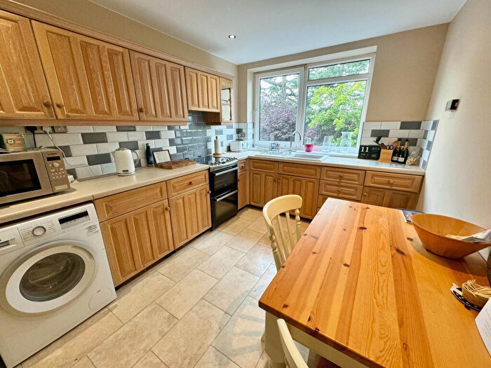 2 Bedroom Flat For Sale In Coppice Close, Dove House Lane, Solihull, B91