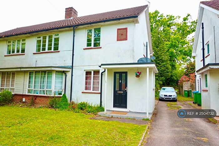 2 Bedroom Flat To Rent In Woodland Close, Southampton, SO18