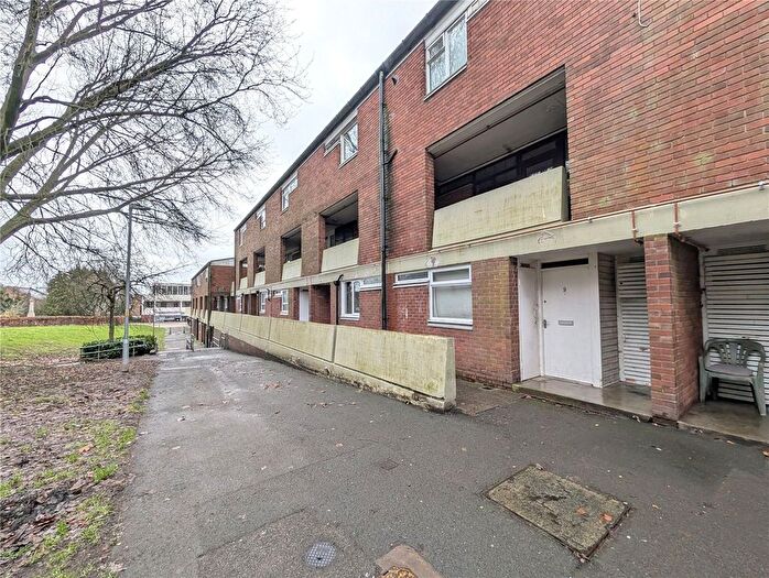 3 Bedroom Maisonette For Sale In Meadowlea, Madeley, Telford, Shropshire, TF7