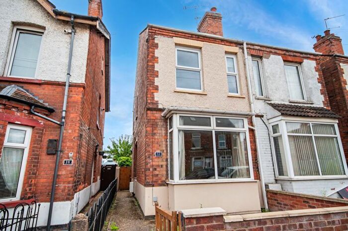 3 Bedroom Semi-detached House For Sale In Melrose Road, Gainsborough, DN21