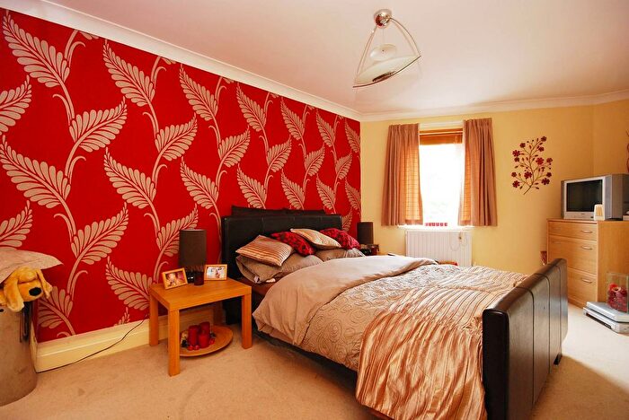 2 Bedroom Flat To Rent In Colegrove Road, Peckham, London, SE15