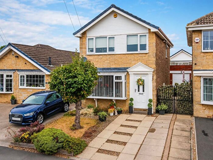 3 Bedroom Detached House For Sale In Greenfield Close, Wrenthorpe, Wakefield, WF2