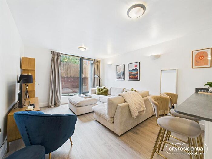 1 Bedroom Apartment For Sale In The Symphony, Liverpool, L7