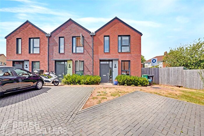 3 Bedroom End Terrace House For Sale In Lyme Way, Bristol, Somerset, BS4
