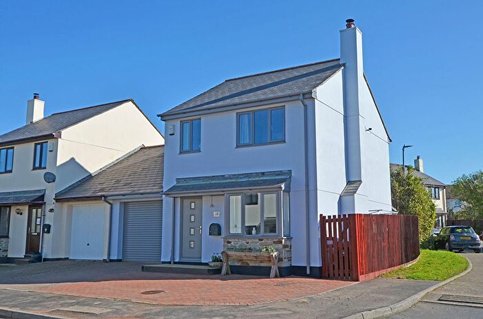 3 Bedroom Link Detached House For Sale In Sycamore Gardens, Summercourt, TR8