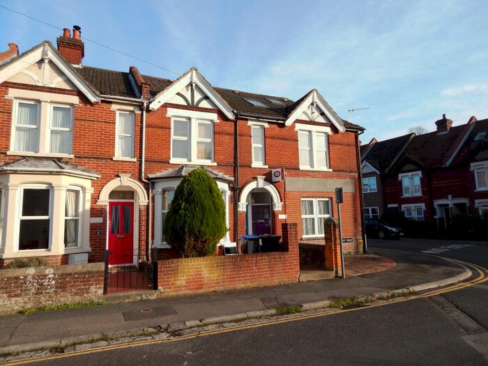 1 Bedroom Flat To Rent In Albany Road, Salisbury, Wiltshire SP1