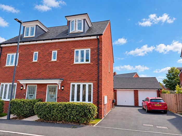 3 Bedroom Semi Detached House For Sale In Mayors Drive, Alcester, B49