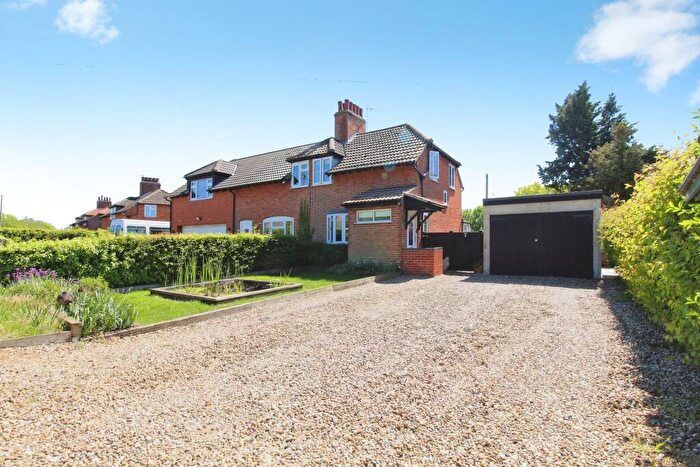 3 Bedroom Semi-Detached House For Sale In Main Road, Norwich, NR13