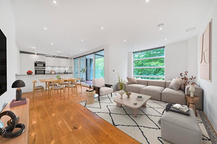 2 Bedroom Flat For Sale In Inner Park Road, Southfields, London, SW19