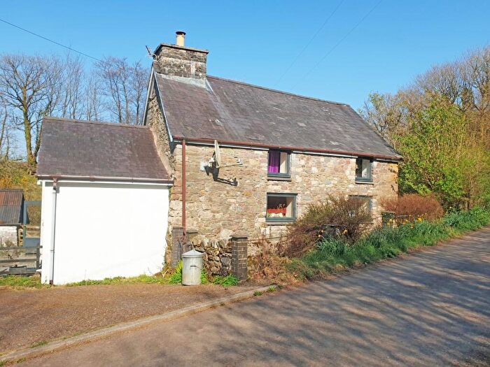 2 Bedroom Detached House For Sale In Llangadog Carmarthenshire, SA19
