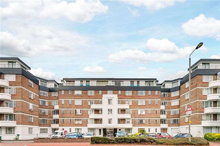 2 Bedroom Flat To Rent In Hightrees House, Balham, SW12