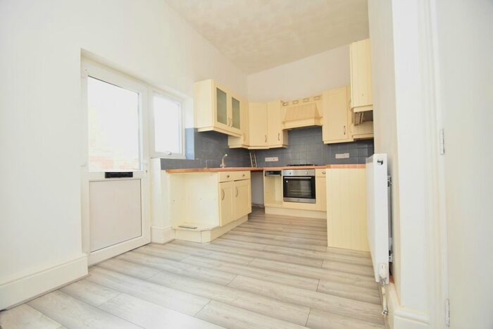 2 Bedroom End Of Terrace House To Rent In Kimberley Road, Southsea, PO4