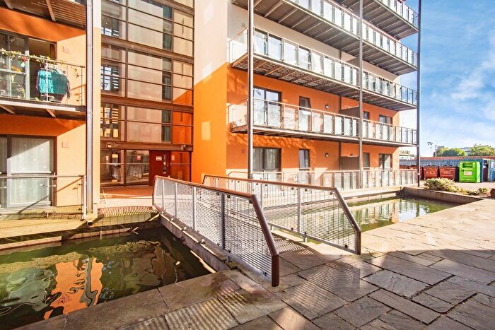 2 Bedroom Flat For Sale In Pollard Street, Manchester, M4