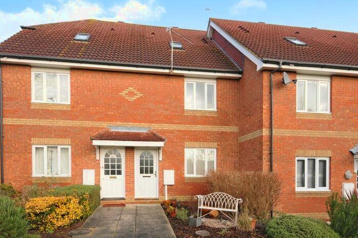 2 Bedroom Apartment To Rent In Knaphill, GU21