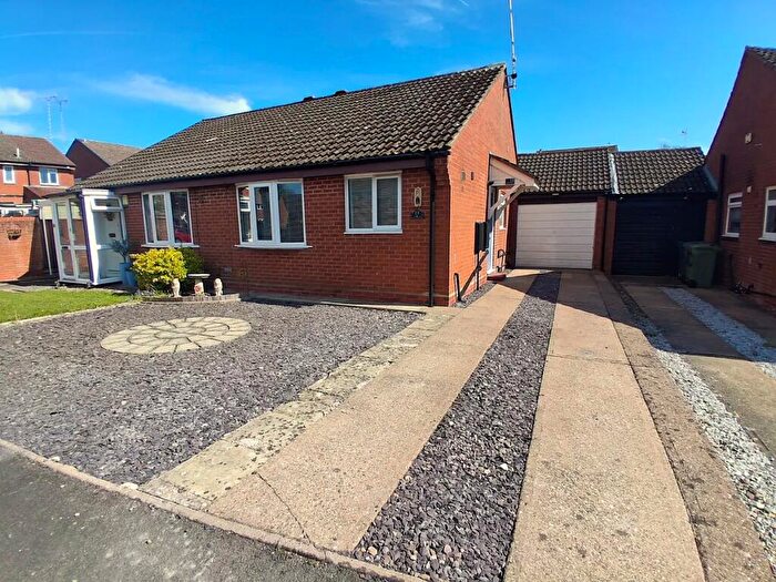 2 Bedroom Semi-Detached Bungalow For Sale In Kingham Close, Redditch, B98
