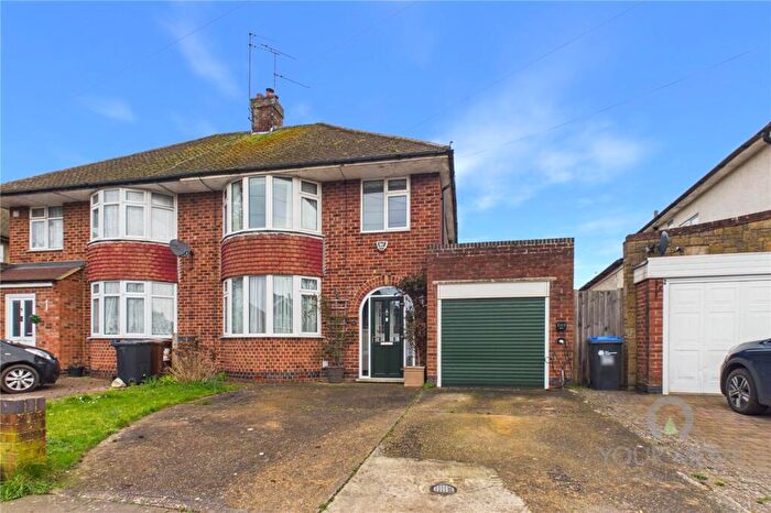 3 Bedroom Semi-Detached House For Sale In Spinney Hill Road, Spinney Hill, Northampton, NN3