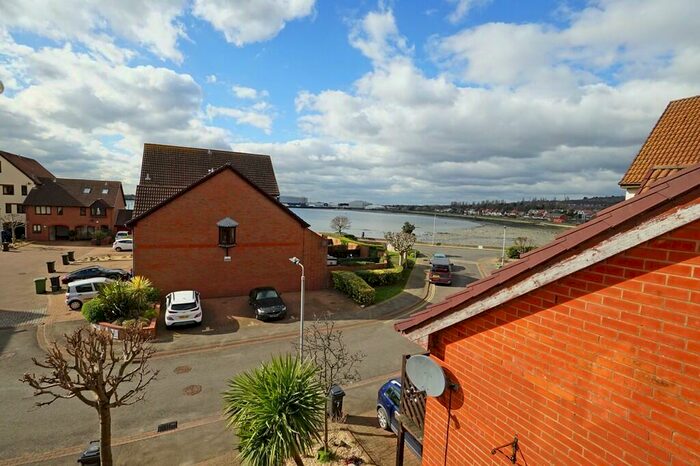 4 Bedroom Town House To Rent In Carne Place, Port Solent, PO6