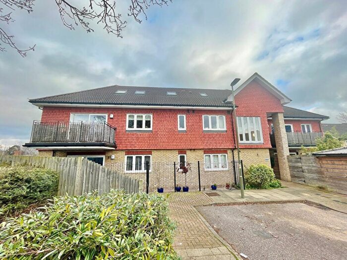 2 Bedroom Flat For Sale In Snowdown Close, London, SE20
