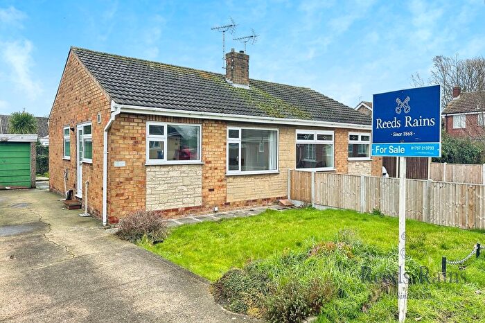 2 Bedroom Bungalow For Sale In Springfield Close, Barlby, Selby, North Yorkshire, YO8