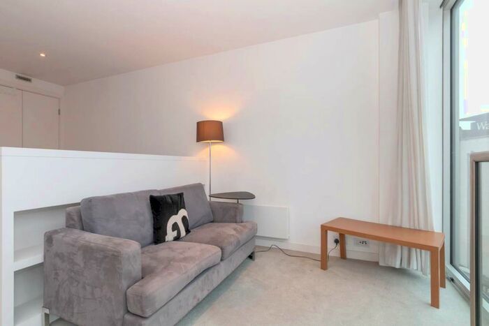 Apartment To Rent In Rotunda, New Street, B2