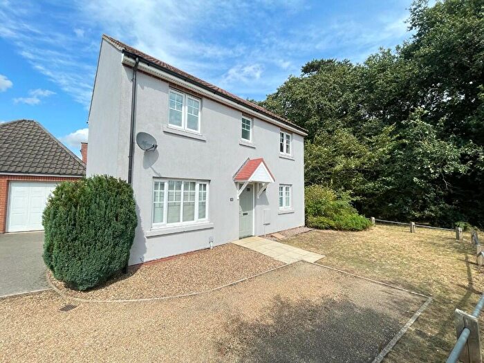3 Bedroom Detached House For Sale In Ogden Grove, IP5
