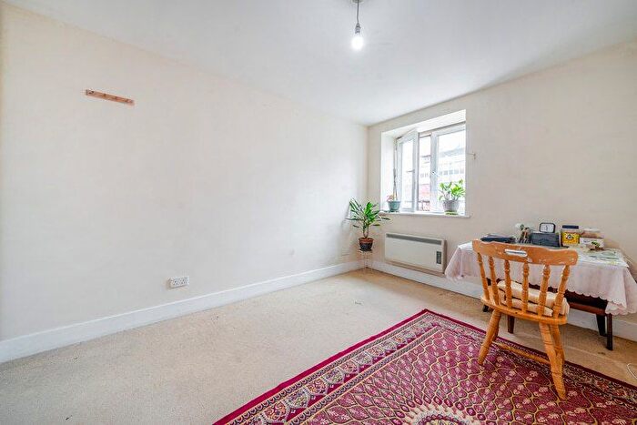 1 Bedroom Flat For Sale In Century House, Waterloo, London, SE1