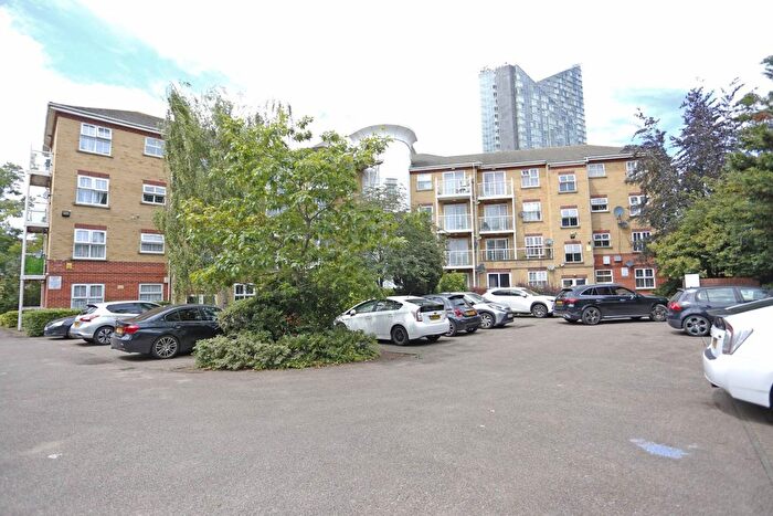 1 Bedroom Flat To Rent In Albert Road, Ilford, IG1