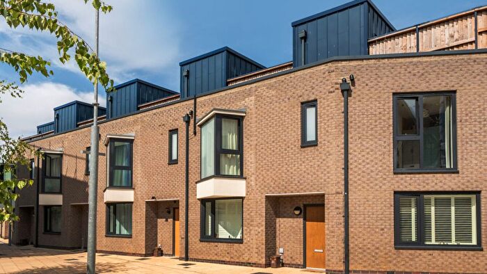 2 Bedroom End Terrace House For Sale In Parade Gardens, E4
