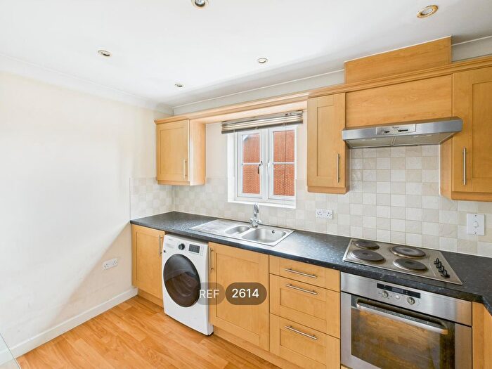 2 Bedroom Flat To Rent In , Bull Road, Ipswich, IP3