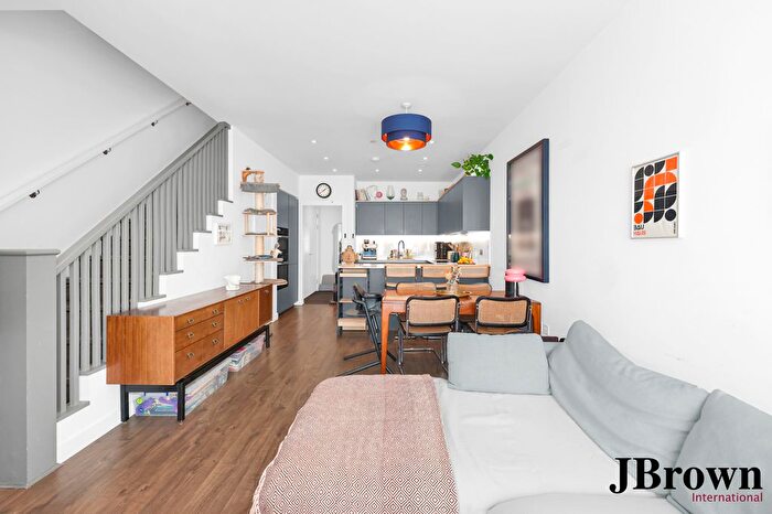 4 Bedroom Terraced House To Rent In Springpark Drive, London, N4