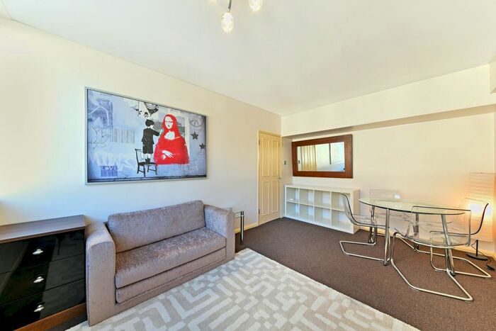 1 Bedroom Flat To Rent In Clarges Street, Mayfair, London, W1J