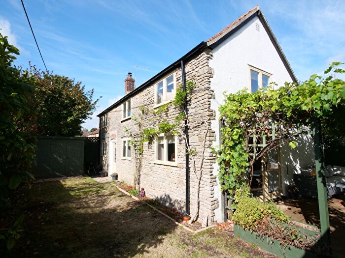 3 Bedroom Cottage For Sale In Stow Cottage, Henstridge, BA8