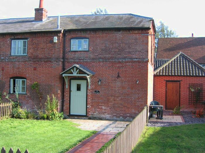 2 Bedroom Semi-Detached House To Rent In Botesdale Common, Botesdale, IP22