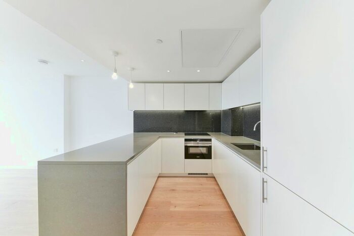 Studio To Rent In Landmark Pinnacle, Canary Wharf, E14