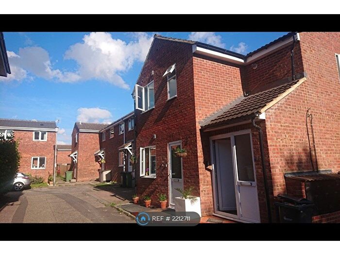 2 Bedroom Flat To Rent In Bradwell Court, Braintree, CM7