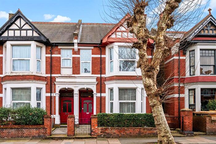 4 Bedroom Semi Detached House For Sale In Harlesden Gardens, London, NW10