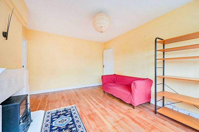 2 Bedroom Flat To Rent In Chiswick Village, Chiswick, London, W4