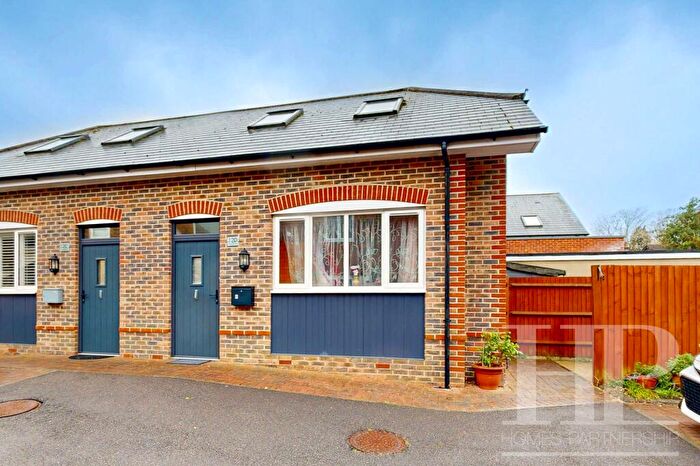 2 Bedroom Semi-Detached House For Sale In Springfield Road, Crawley, RH11