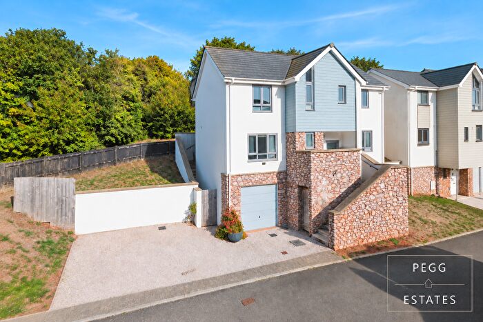 4 Bedroom Detached House For Sale In Welsury Road, Torquay, TQ2
