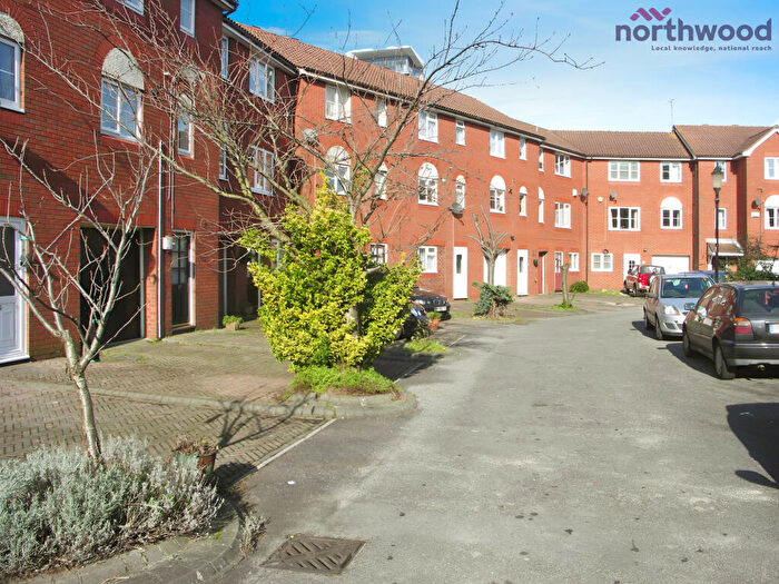 3 Bedroom Town House To Rent In Terminus Terrace, SO14