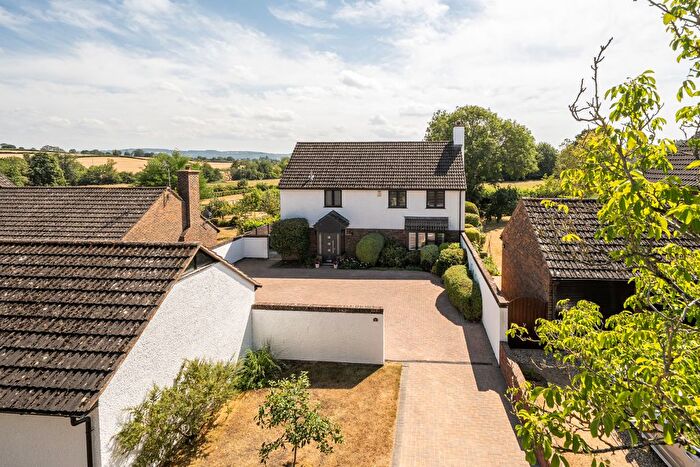 4 Bedroom Detached House For Sale In Queens Drive, Taunton, TA1