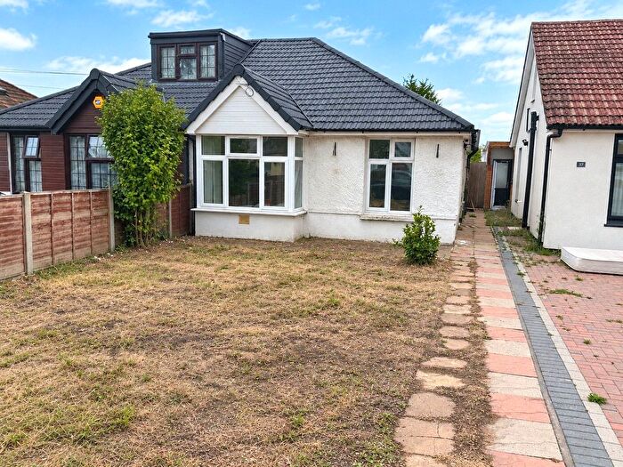 3 Bedroom Bungalow To Rent In Pinkwell Avenue, Hayes, UB3