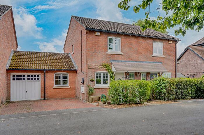 2 Bedroom Semi-Detached House For Sale In Northfields, Twyford, SO21