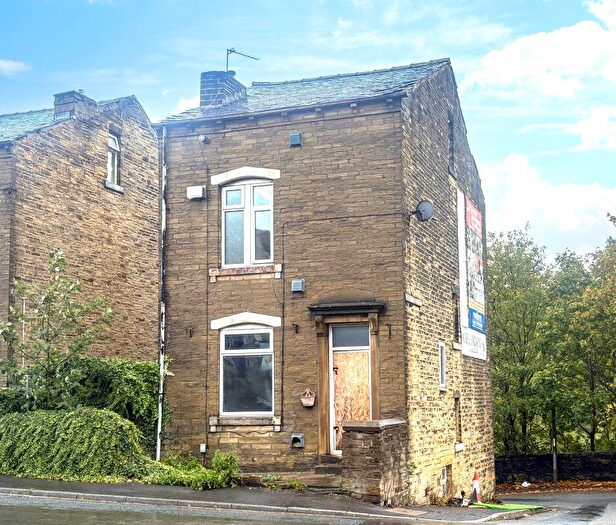 2 Bedroom Terraced House For Sale In Ovenden Road, Halifax, HX3