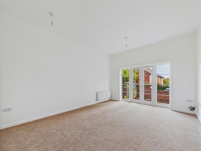 2 Bedroom End Of Terrace House To Rent In Pickersleigh Road, Malvern, WR14