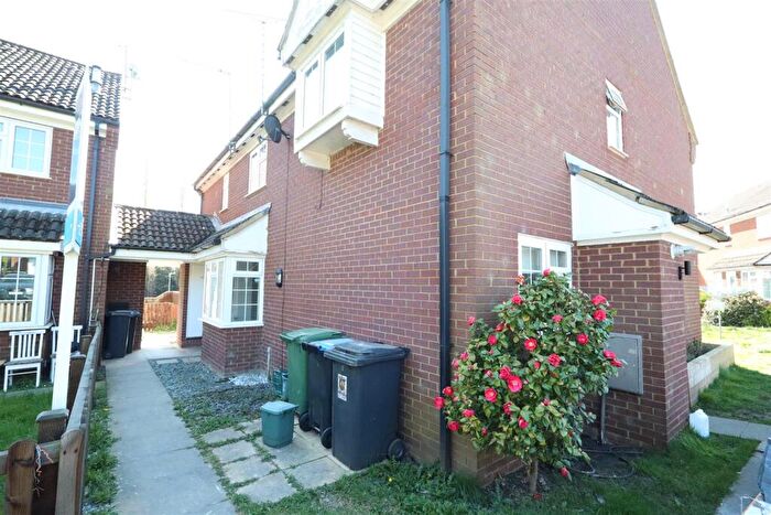 2 Bedroom House To Rent In The Coltsfoot, Hemel Hempstead, HP1
