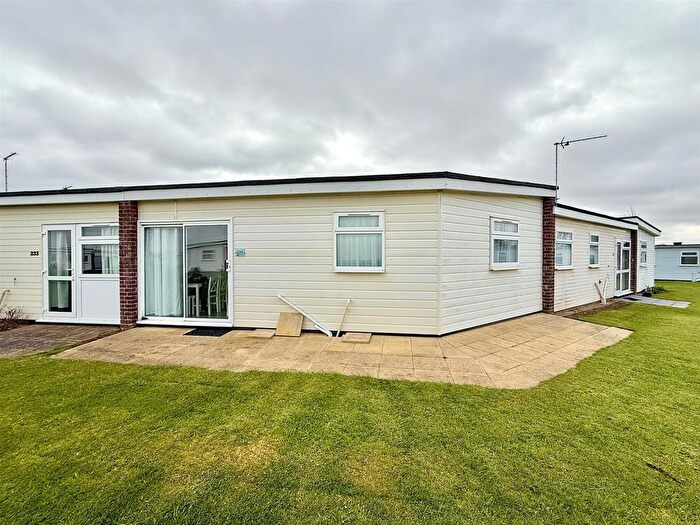 2 Bedroom Chalet For Sale In Edward Road, Winterton-On-Sea, NR29